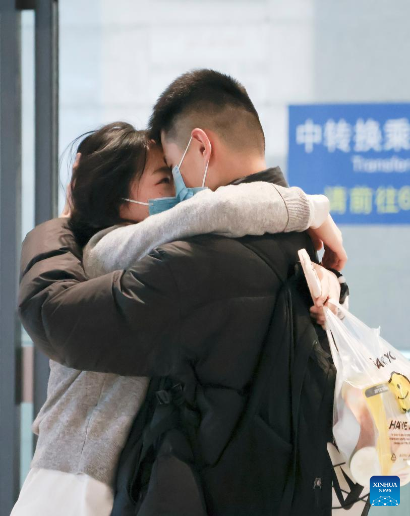 People on Their Way for Family Reunions During Spring Festival Travel Rush