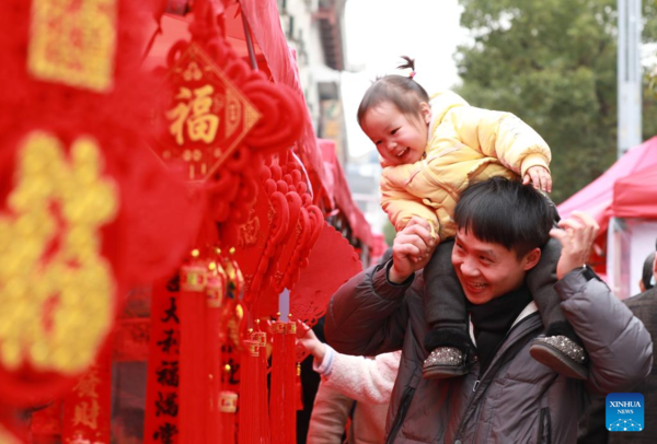 Chinese books attract global attention at Italy's biggest book fair