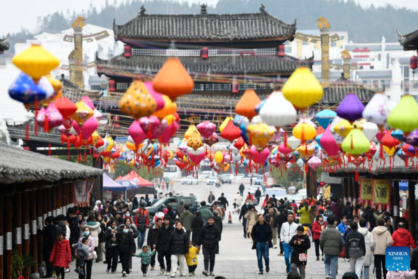 People Have Fun During Spring Festival Holiday