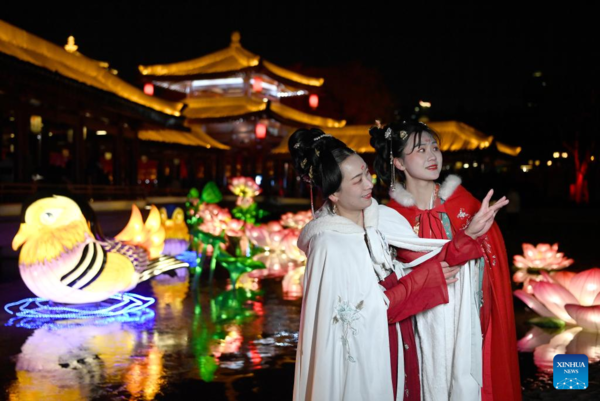 Chinese Scenic Spots Welcome Tourists with Festive Activities During Spring Festival Holiday