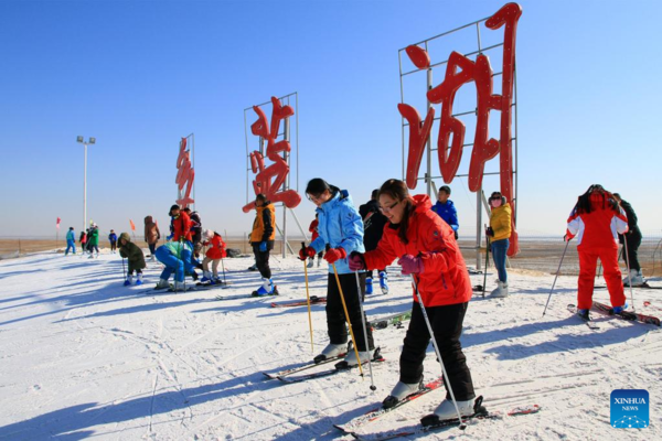 China Focus: China Embraces Wider Winter Sports, Leisure Participation