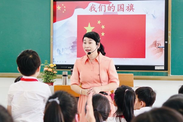 Lan Zhen: Striving to Improve China's Rural Education