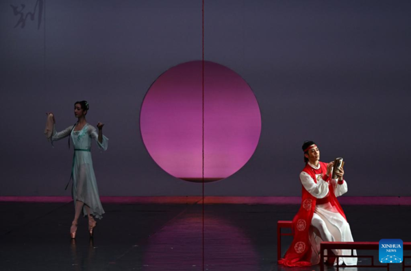 Ballet 'A Dream of Red Mansions' Performed at Beijing Tianqiao Theater