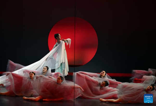 Ballet 'A Dream of Red Mansions' Performed at Beijing Tianqiao Theater