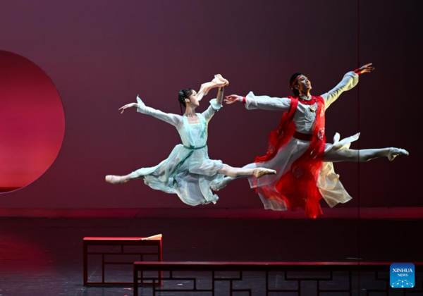 Ballet 'A Dream of Red Mansions' Performed at Beijing Tianqiao Theater