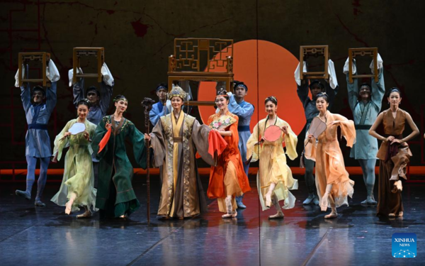 Ballet 'A Dream of Red Mansions' Performed at Beijing Tianqiao Theater