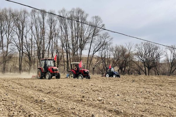 Farmers in NW China's Qinghai Celebrate Start of Spring Farming