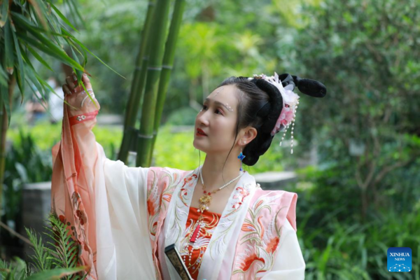 China Focus: Hanfu-Led 'China-Chic' Trend Builds on Cultural Confidence