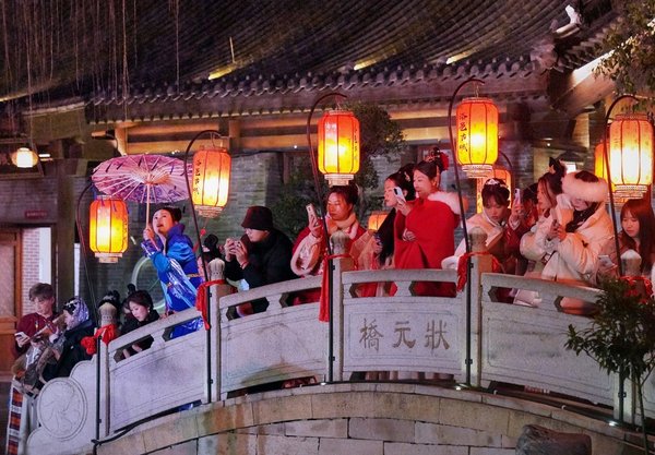 GLOBALink | Traditional Chinese Culture Stimulates Cultural Tourism in Luoyang