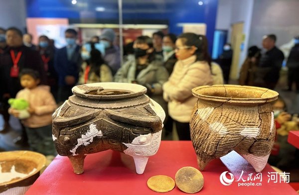 Museum of Yin Ruins in C China's Henan Attracts Crowds