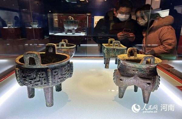 Museum of Yin Ruins in C China's Henan Attracts Crowds