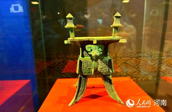 Museum of Yin Ruins in C China's Henan Attracts Crowds