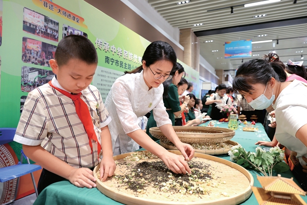 Jasmine Tea, a Never-Fading Charm to Beijingers