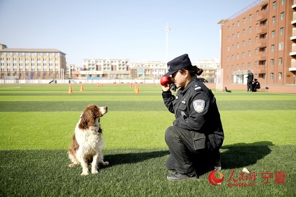 Young Policewoman Fulfils Her Passion as Police Dog Trainer