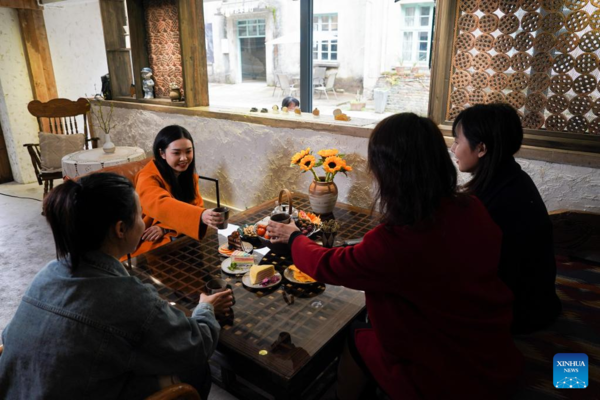 Innovative Tea-Making Skills, Ways of Drinking Tea Grow Popular in East China's Anhui