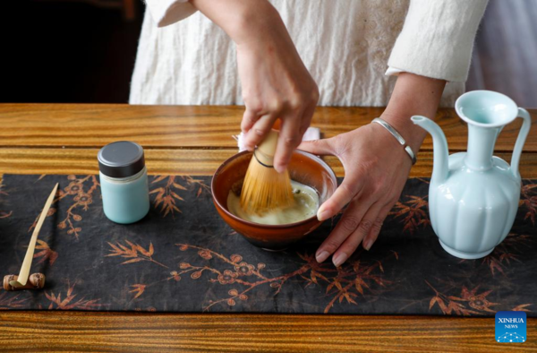 Innovative Tea-Making Skills, Ways of Drinking Tea Grow Popular in East China's Anhui