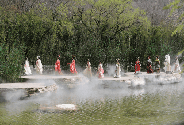 Yuntai Mountain Hanfu Huazhao Festival Kicks off in C China's Henan