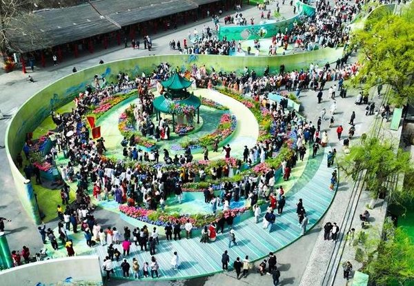 Yuntai Mountain Hanfu Huazhao Festival Kicks off in C China's Henan