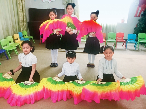 Planting Seeds of Chinese Culture in Children's Hearts
