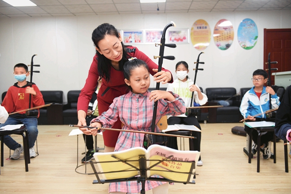 Erhu: A Two-Stringed Musical Star