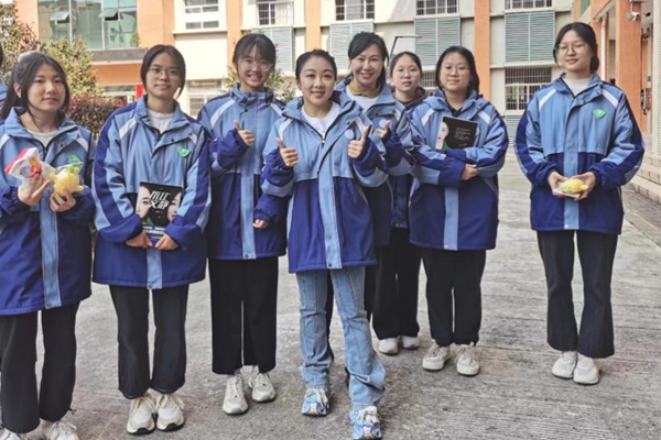Winter Olympic Gold Medalist Visits Spring Bud Girls in Jiangxi