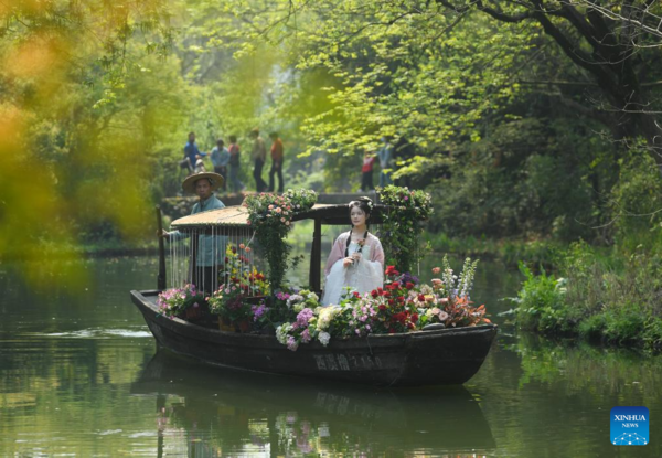 Hanfu Lovers Gather in Xixi Wetland in Hangzhou to Celebrate Coming of Spring