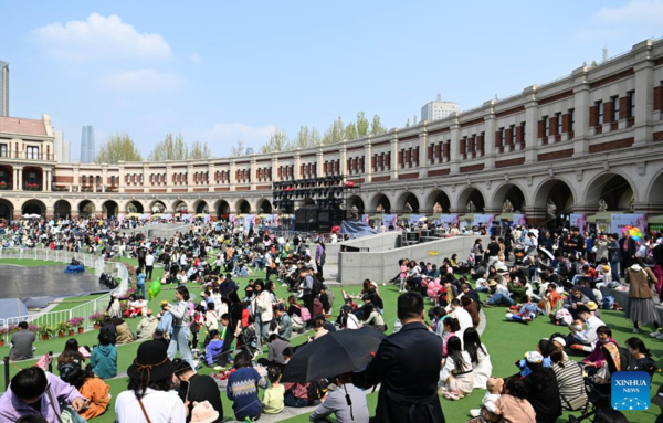 Hong Kong to hold historical French fashion exhibition