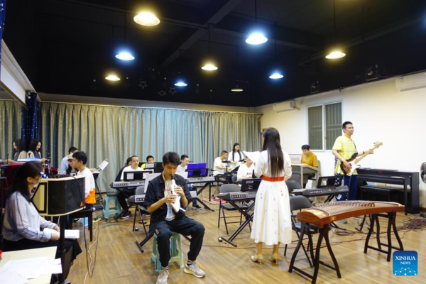 Feature: Music Ensemble in Shenzhen Unlocks Potential in 'Children of the Stars'