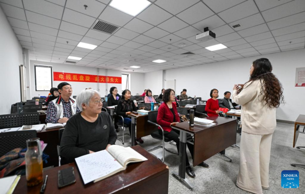 Hexi District of Tianjin Sets up University for Senior Citizens