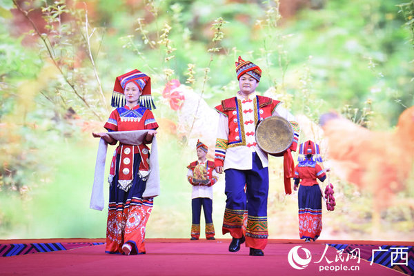 Fashion Show Showcases Colorful Ethnic Cultures of S China's Guangxi