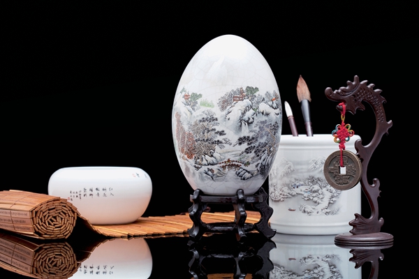 Beijing Carved Porcelain Embodies Unique Artistic Charm