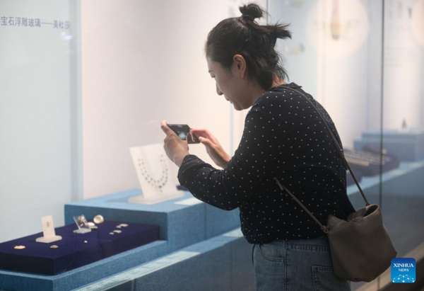 Silk Road Glassware Exhibition Held in Haikou, S China