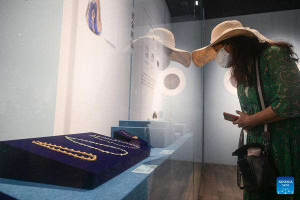 Silk Road Glassware Exhibition Held in Haikou, S China