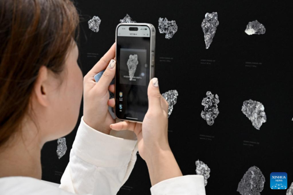 Exhibition Themed on Lunar Soil Research Achievements Held in East China