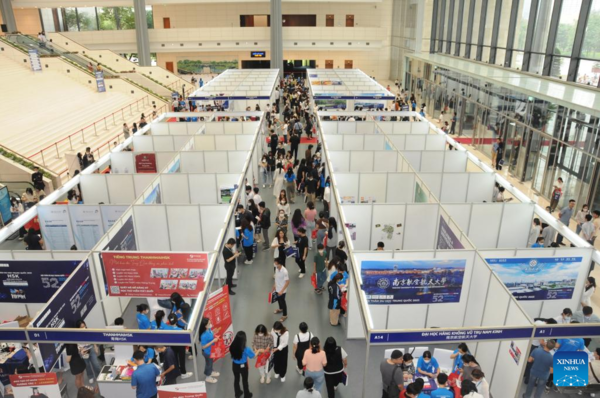 Expo on Chinese Language Study Opens in Vietnam