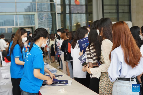 Expo on Chinese Language Study Opens in Vietnam