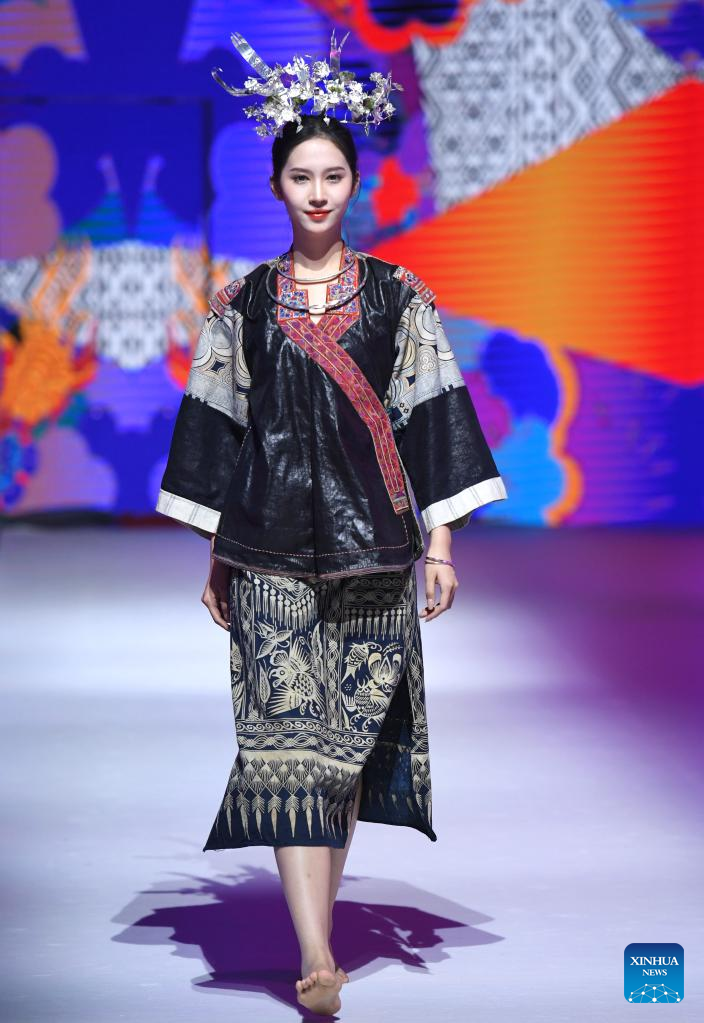 Ethnic Costume Show Held in Nanning, S China