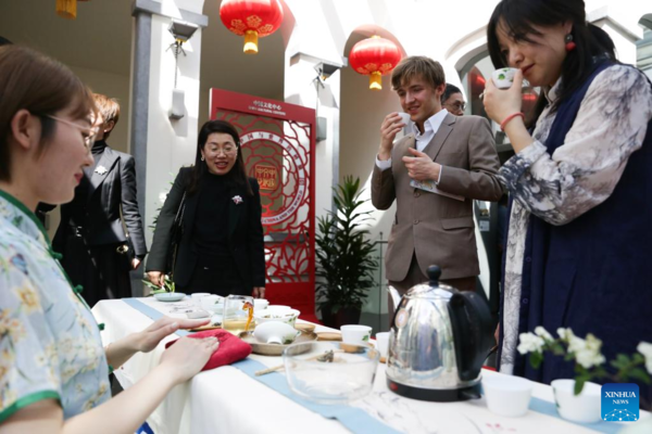 China Cultural Center Hosts Salon to Promote Tea Culture in Brussels