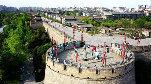 Landmarks in Time-Honored City of Xi'an: Ancient City Wall, Bell Tower and Drum Tower