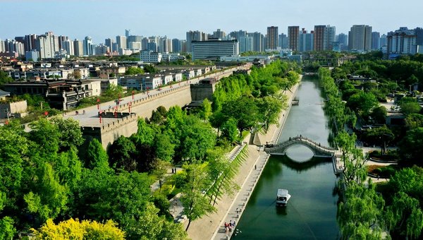 Landmarks in Time-Honored City of Xi'an: Ancient City Wall, Bell Tower and Drum Tower