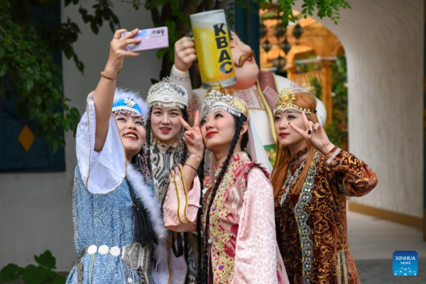 Historical Block in Xinjiang Develops into Tourist Attraction