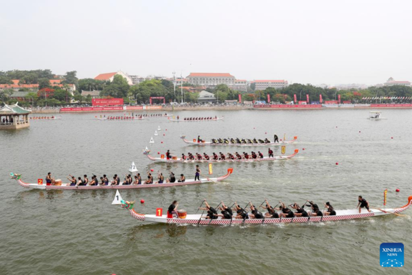 Teams from Both Sides of Taiwan Strait Take Part in Dragon Boat Race in Xiamen, SE China