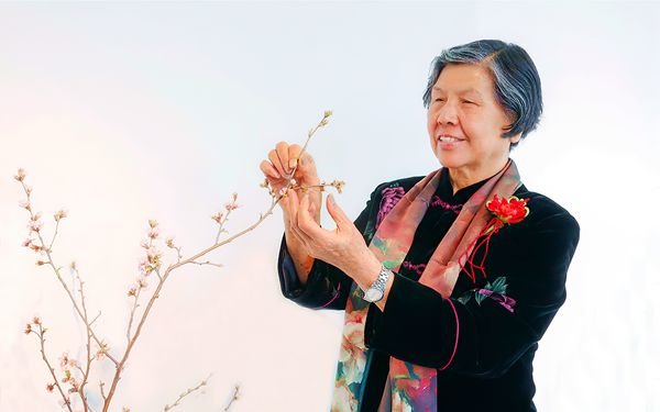 Sight Delight! Traditional Chinese Flower Arrangement Essence of Chinese Culture
