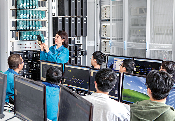 Woman Guards 'Neurons' of China's High-Speed Railways