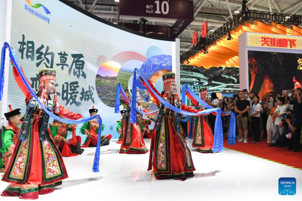 Int'l Cultural Industries Fair Opens in Shenzhen