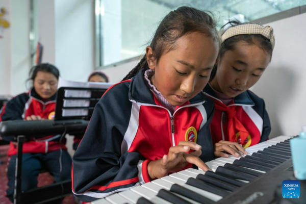 Children in Tibet Enjoy Better Education Resources