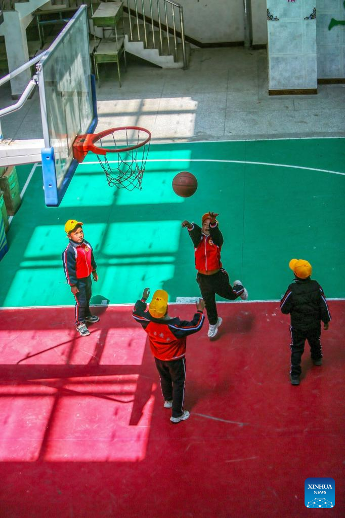 Children in Tibet Enjoy Better Education Resources