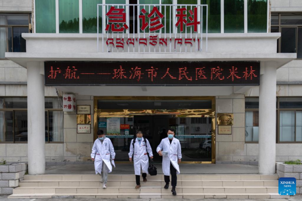 Medical Team from Guangdong Provides Home Services in Tibet