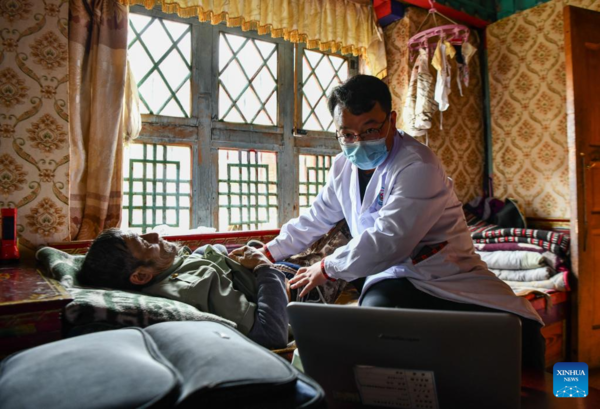 Medical Team from Guangdong Provides Home Services in Tibet