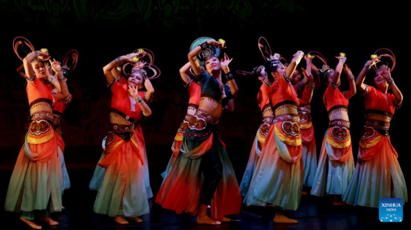 Chinese Dance Festival Amazes London Audience